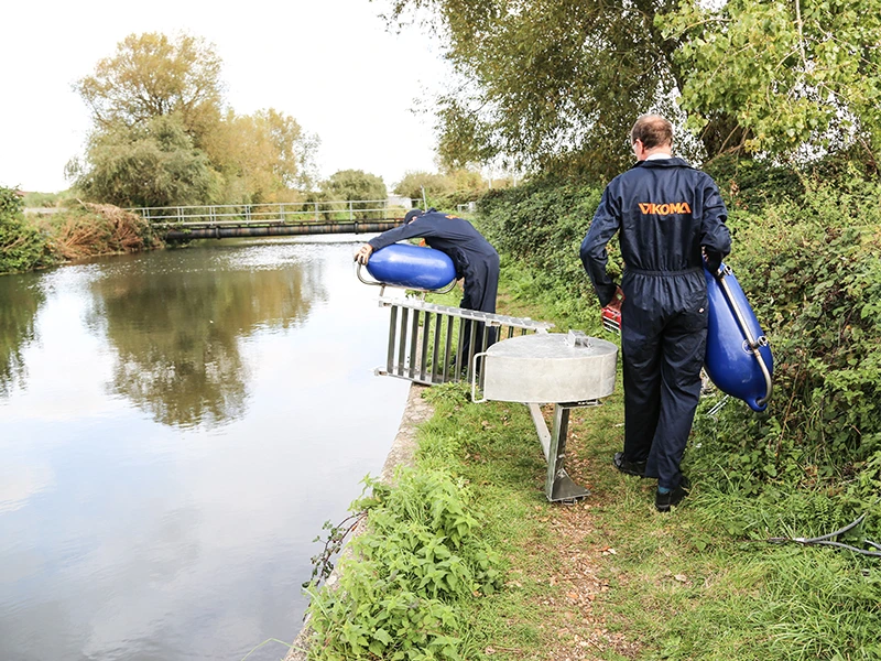 Paravane Mini getting ready to be deployed in river